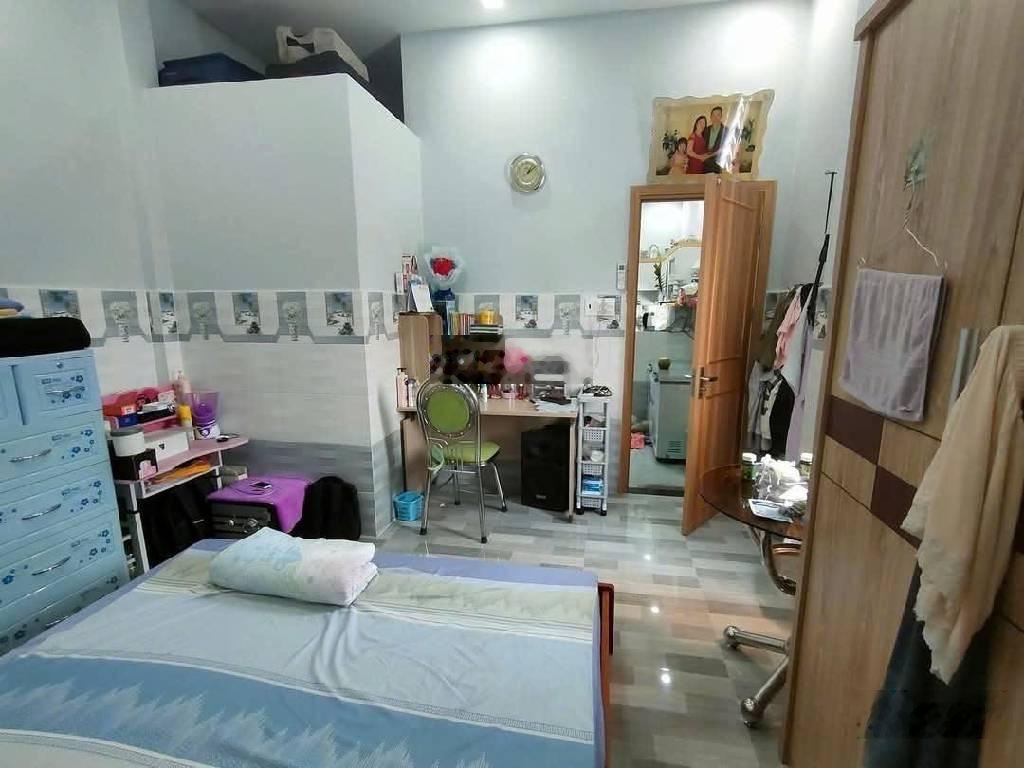 Ngang 4,1 x 18m(73m2) 2Tầng đúc BTCT,hẻm xe hơi thông ngay khu vip chợ vải Phú Thọ Hoà. Giá 7T3 TL