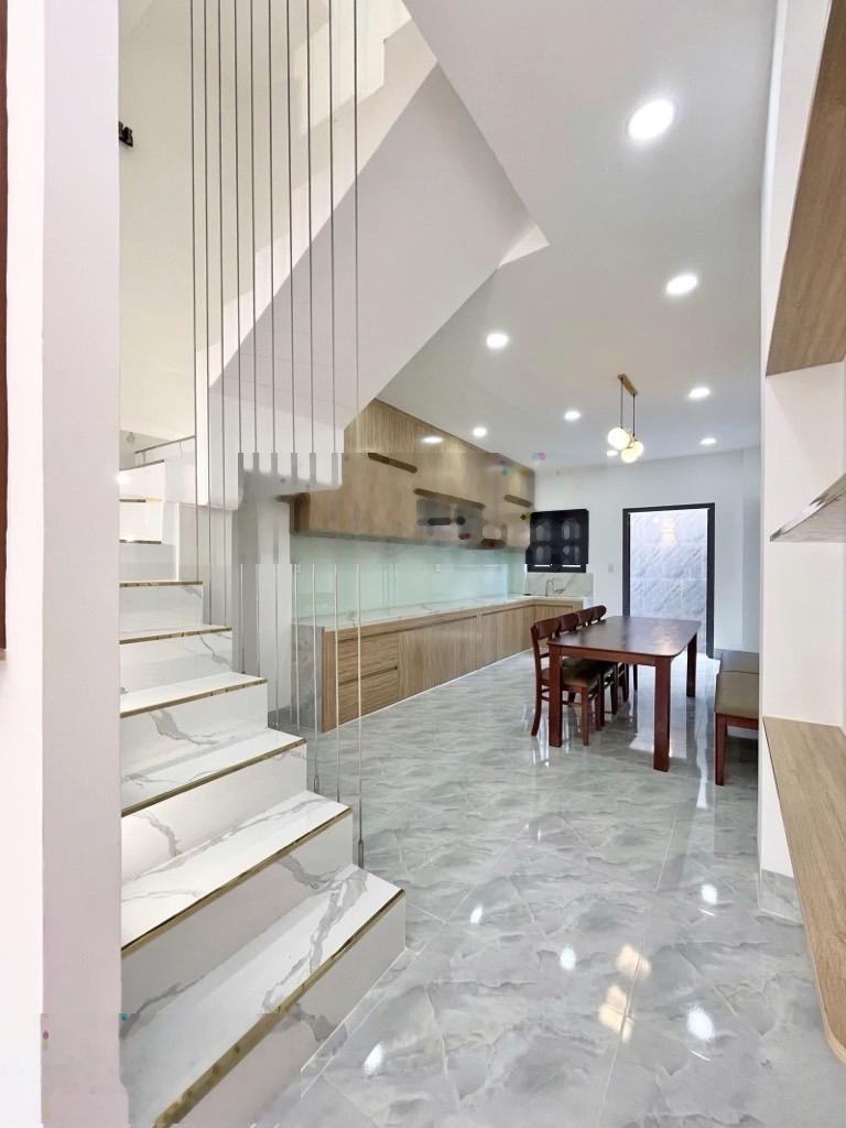 Bán Gấp Nhà Q.TP - Ngang 4 Dài 17m (66m2),4 Tầng đúc BTCT,Hẻm Xe Hơi thông.Gần Aone,Chợ Tân Hương.