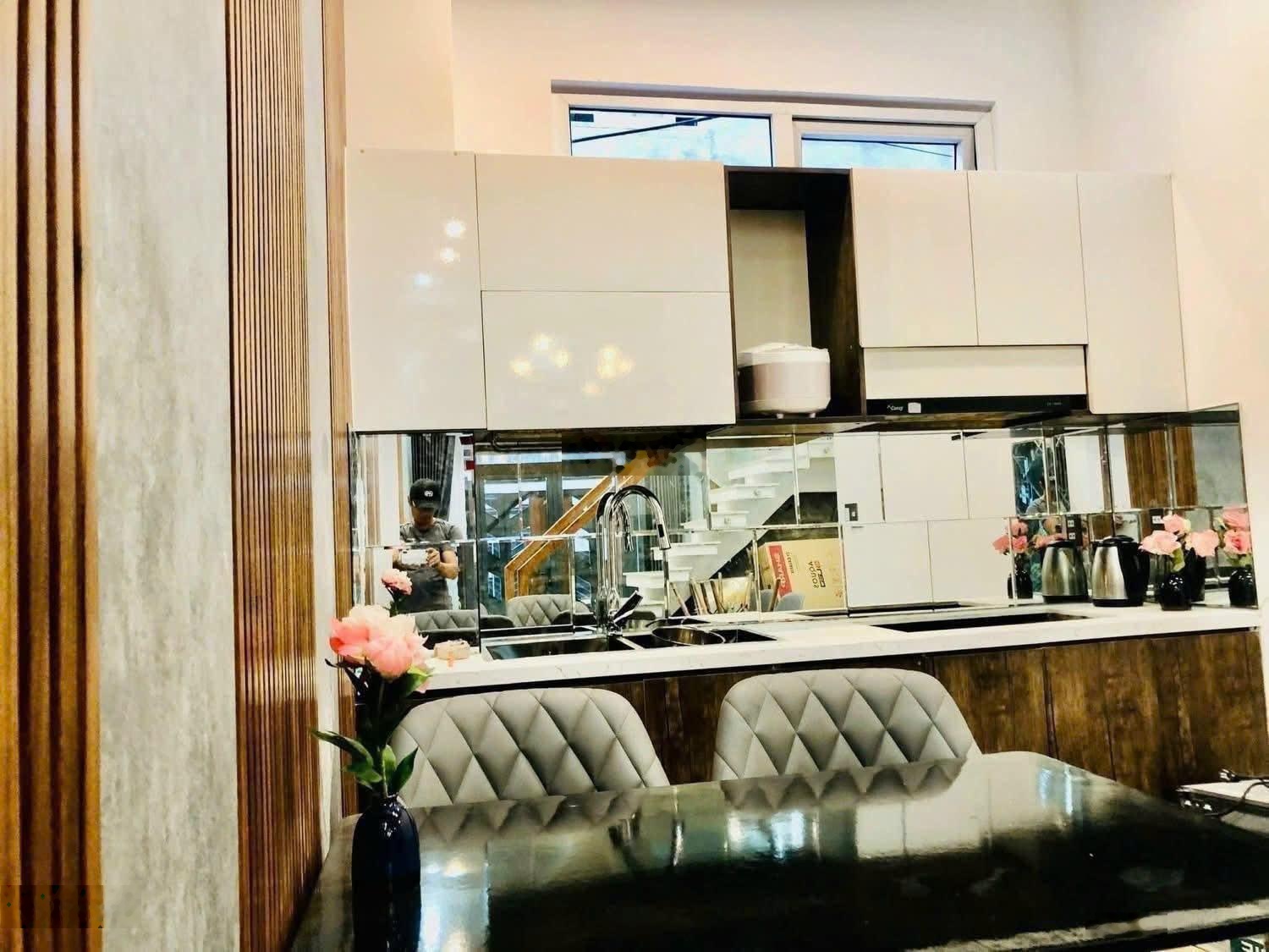 Bán nhà quận 7, LÝ PHỤC MAN, Bình Thuận, 65M2, 4X12.5m, Nhỉnh 6 TỶ