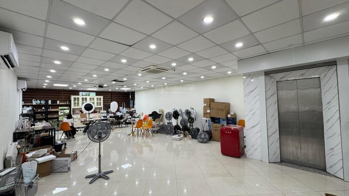 Chủ bán gấp toà biulding 7 tầng - mp lạc long quân 139m2 - mt 8m - vỉa hè - hầm! lh 0869818555