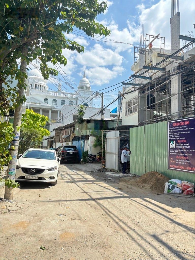 3 tầng, 64m2,ngang 5,3m,5PN,BTCT,SHR, Bùi Đình Túy