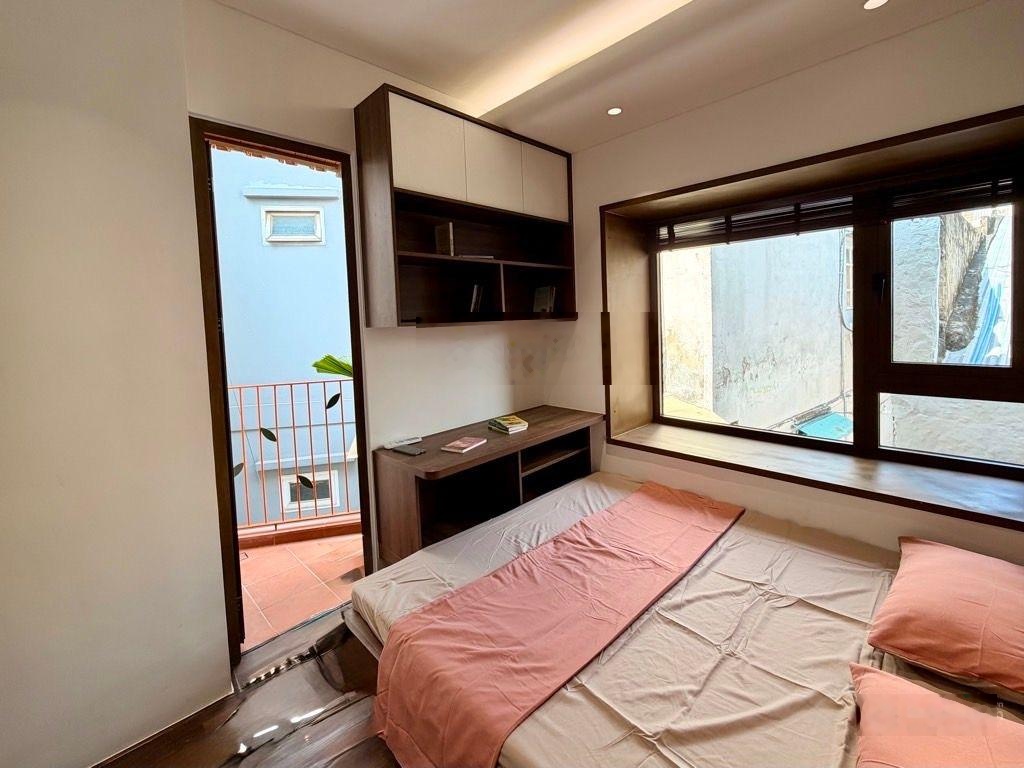 Với 32m2, 3 tầng, HXH, 5,3 tỷ tại Cô Giang, Q. Phú Nhuận.