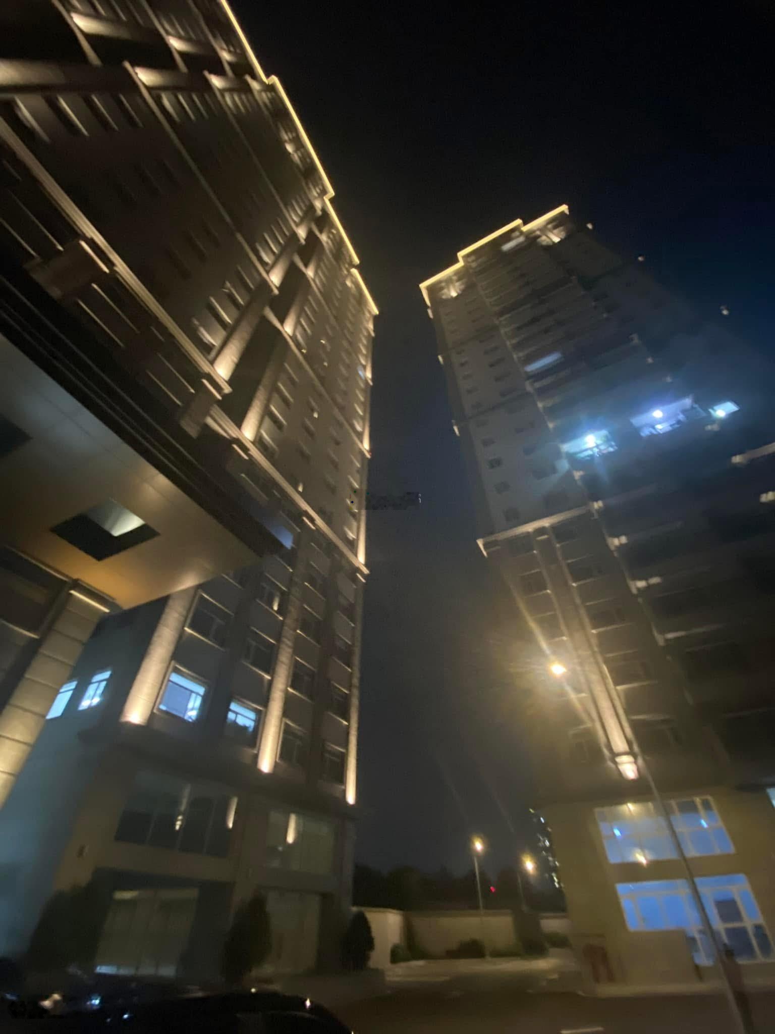 Cho thuê căn hộ Paris Hoàng Kim 57m2, căn góc, full NT