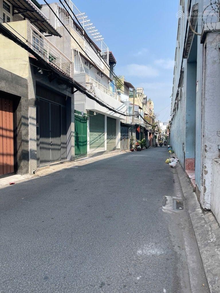 NGÃ TƯ BẢY HIỀN SÁT VÁCH CV LÊ THỊ RIÊNG xây 2 TÂNG BTCT Diện tích: Ngang 3m dài 13m