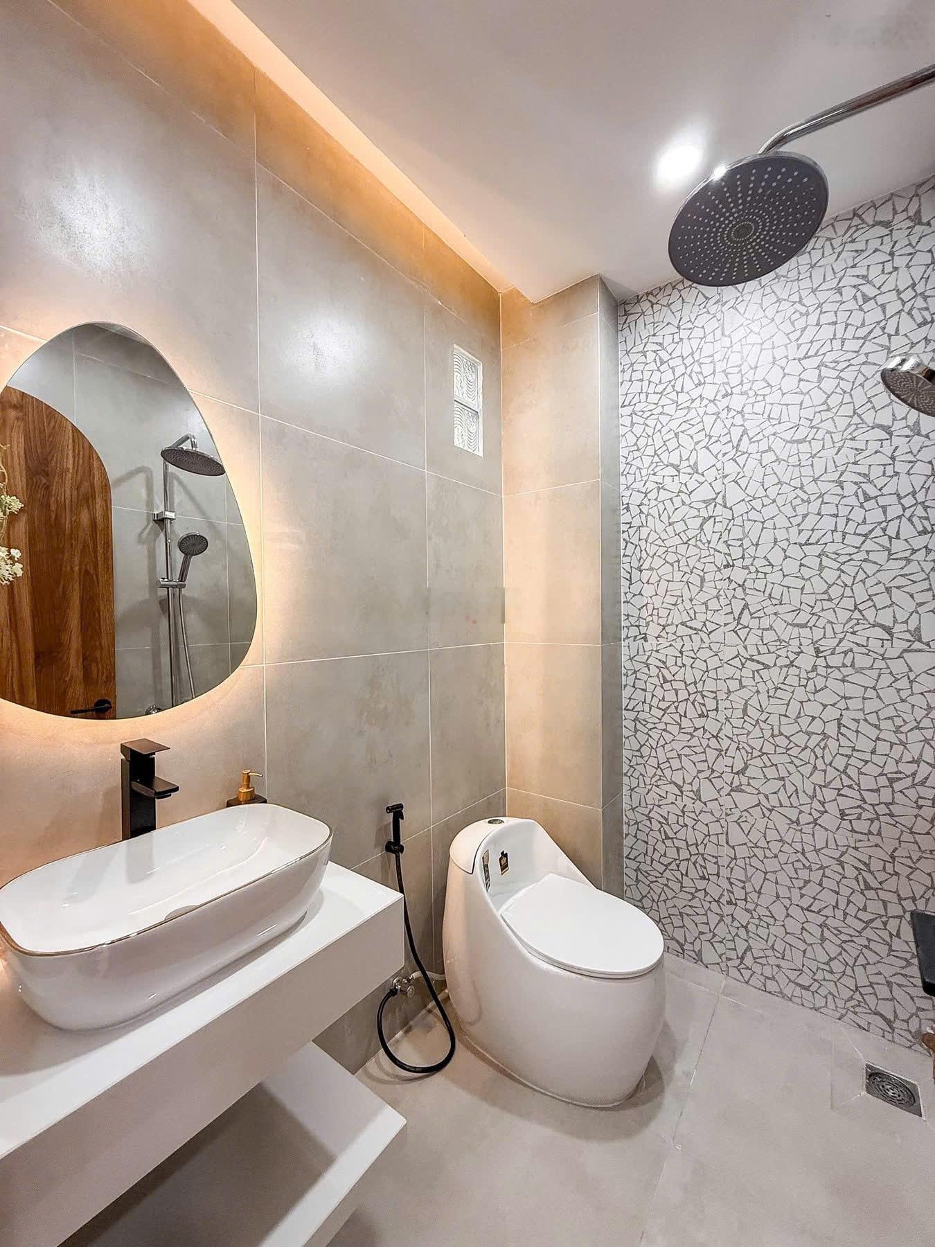 Khu vip - hẻm xe tải - nguyễn gia trí p25 bình thạnh - 3.5x10 - 4 tầng 3 pn master - 4wc - full nt