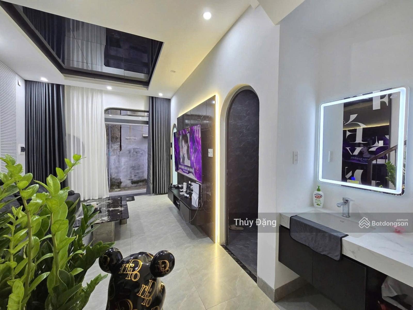 Cần gả nhà phố 3 tầng kiệt 3m Nguyễn Công trứ- đi bộ ra sông hàn chỉ 100m Lh E Thuỷ