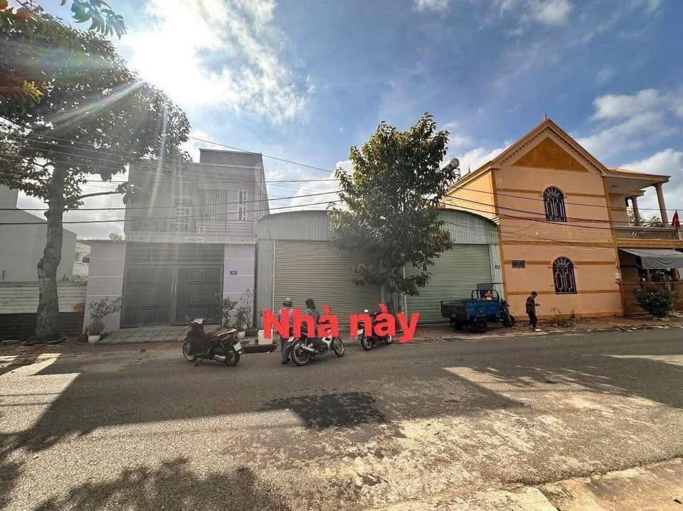 Bán nhà khu tái định cư Long Hải, giá 2,59 tỷ, cách biển 3km