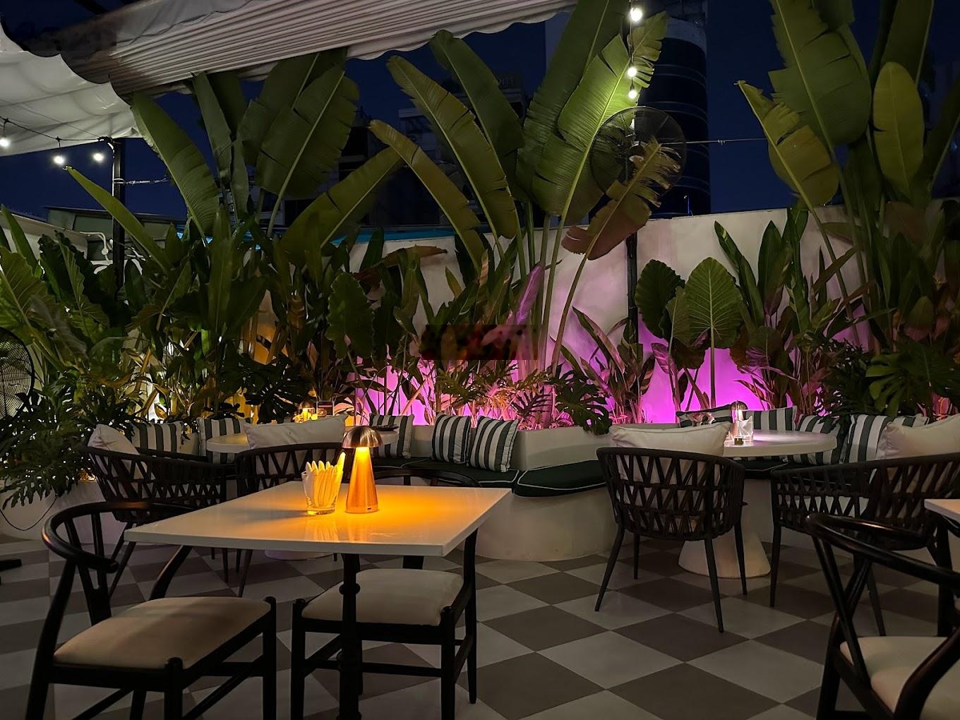 NGANG 12MÉT - Bà Huyện Thanh Quan, Quận 3. DT: 12x25m. Trệt Lửng. DTSD: 600m2