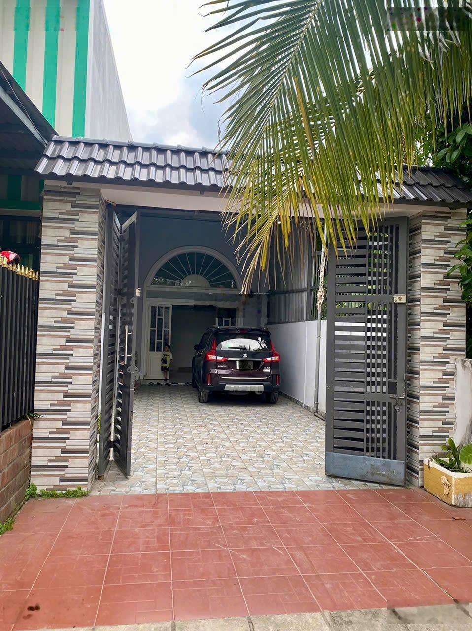 Nhà Bình Nhâm sân đậu 2 ô tô DT lớn giá 3,15 tỷ sổ hồng riêng Lái Thiêu Bình Dương nay là(TPHCM)