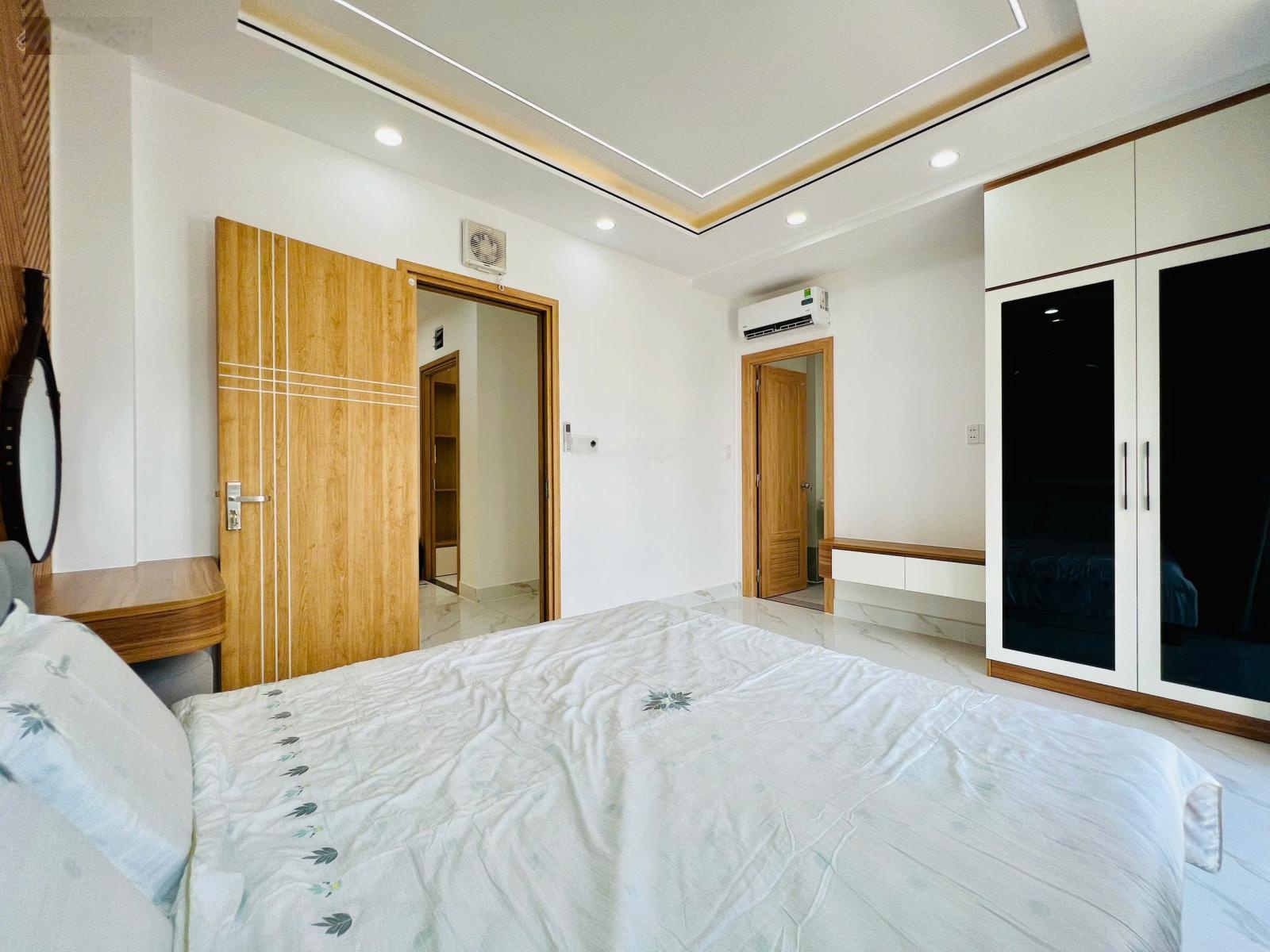 Nhà góc 2 mặt tiền khu phân lô đường Lê Đình Cẩn 55m2 5 tầng full nội thất giá tốt 7,8 tỷ SHR