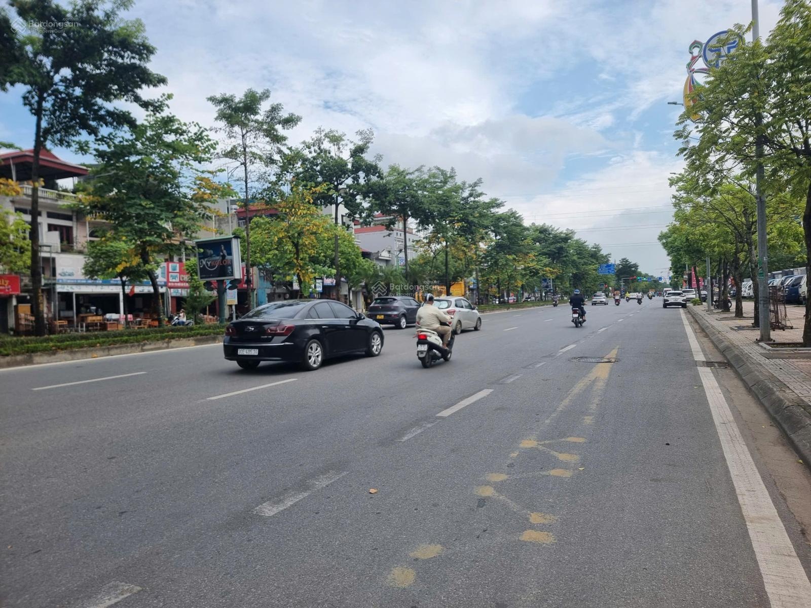 Chính chủ cần cho thuê tòa nhà văn phòng mặt đường Ngô Gia Tự - Long Biên - Hà Nội 563m2x10T, MT30m