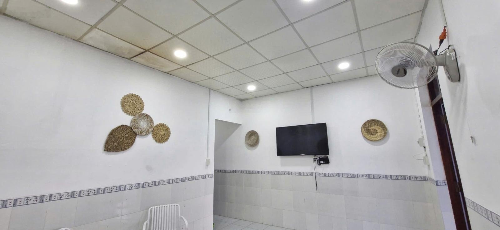 Nhà hẻm Nguyễn Văn Đăng - ngang gần 5m - gần suối khoáng nóng Tháp Bà giá: 2,2 tỷ