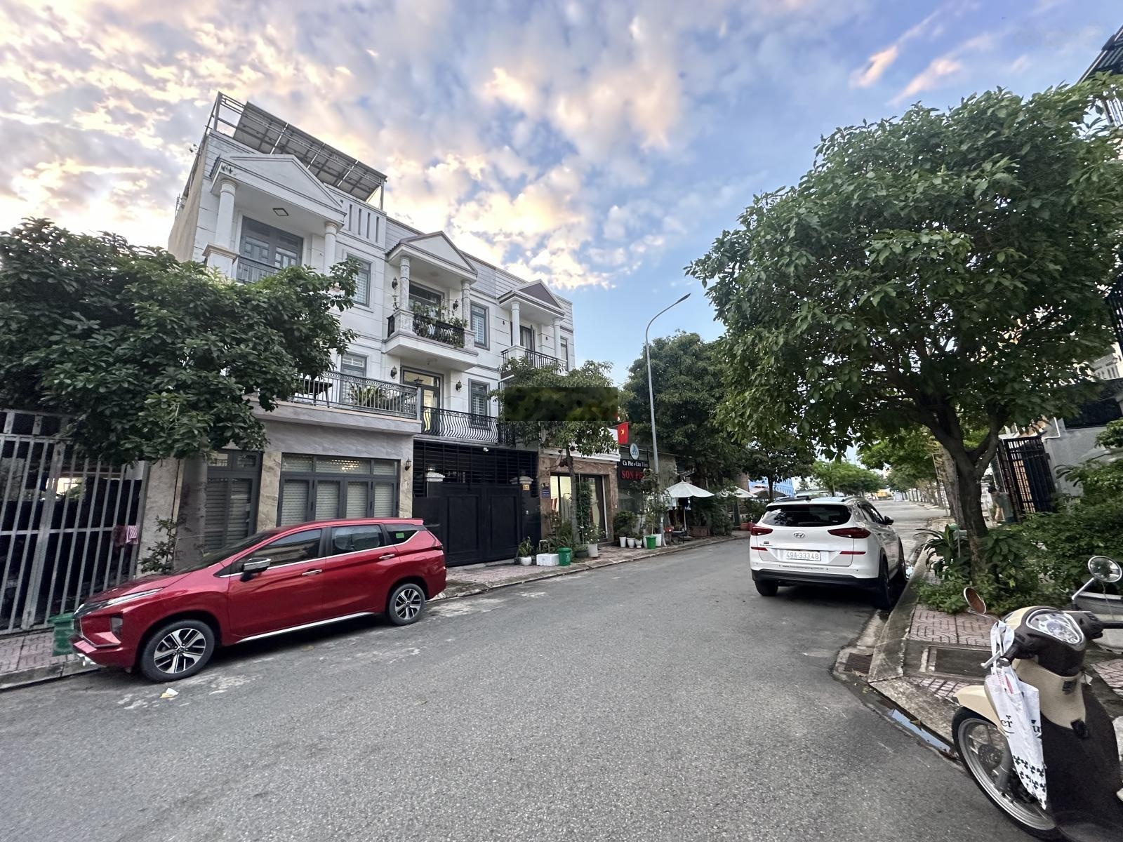 Bán lô MT chính đối diện trung tâm thương mại Thủ Dầu Một đang xây KDC Phúc đạt Thủ Dầu Một