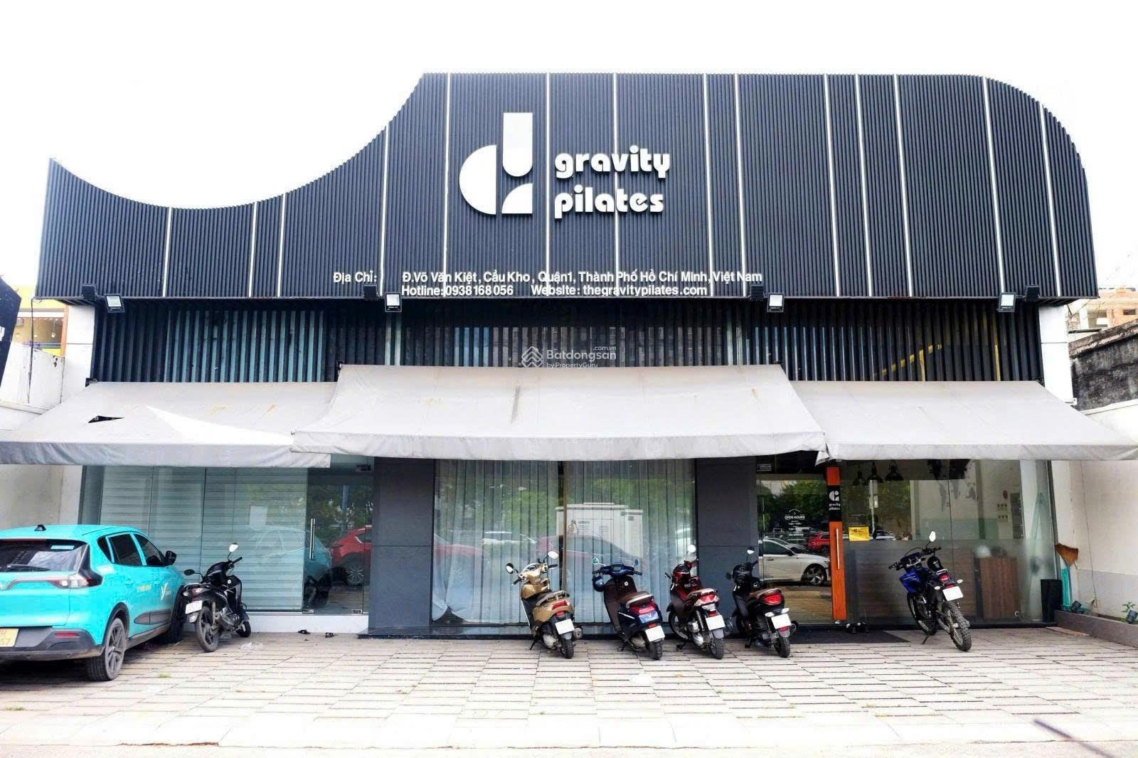 Cho thuê nhà MT Võ Văn Kiệt, P.Cô Giang, Q1 diện tích 15,6x15m trệt có lửng giá 160tr