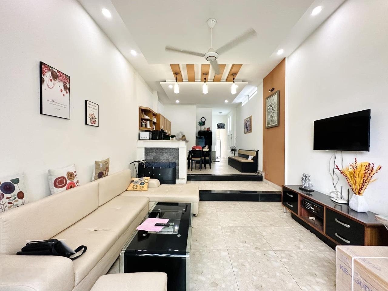 Bán nhà MT đường nhựa 8m CX Phú Lâm D, 56m3, 3 tầng BTCT, 4 PN, kế bên chợ Hồ Trọng Quý, st Mega