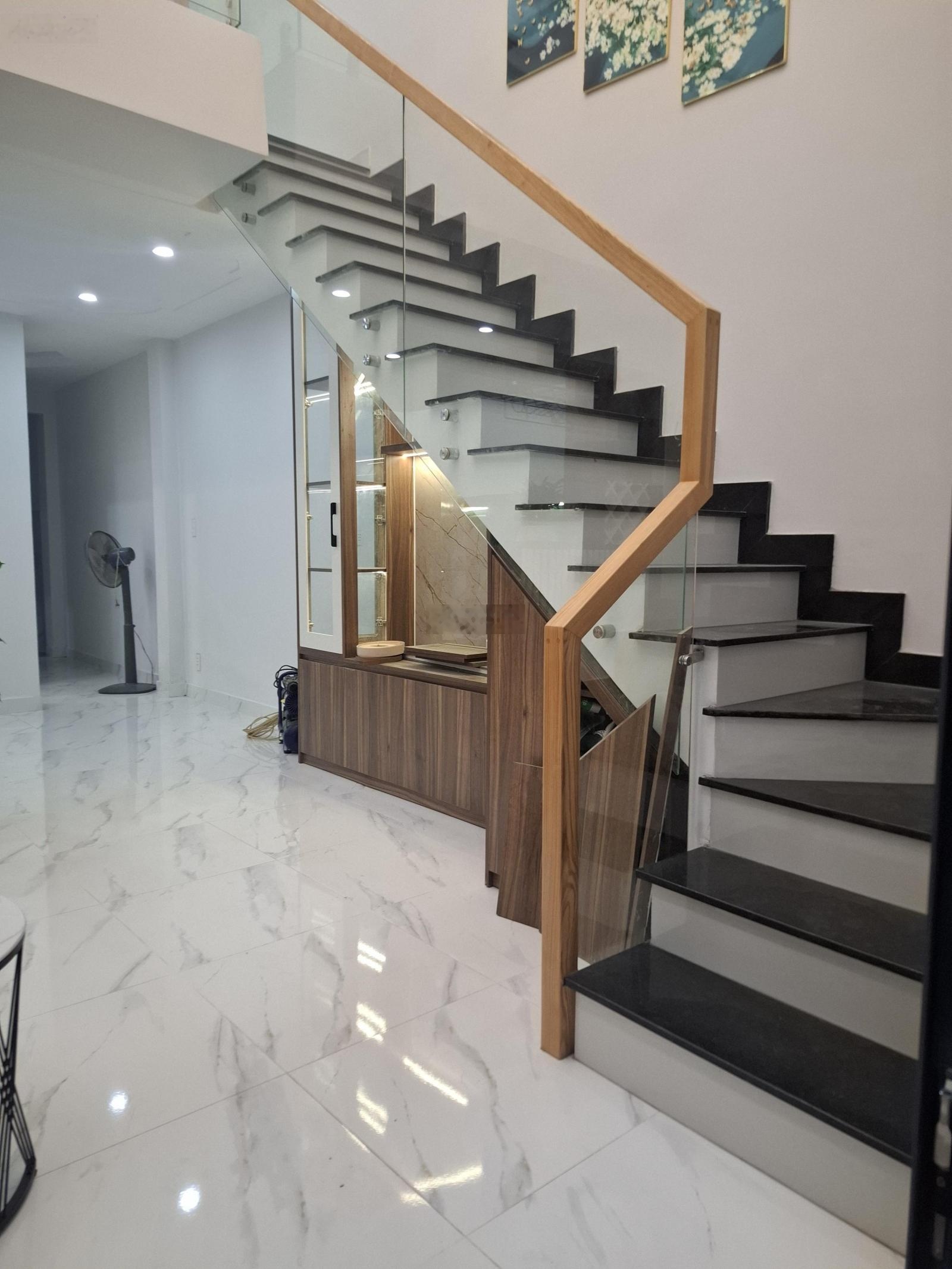 Nhà đẹp tăng nhơn phú a 55m full nội thất giá 5.1 tỷ