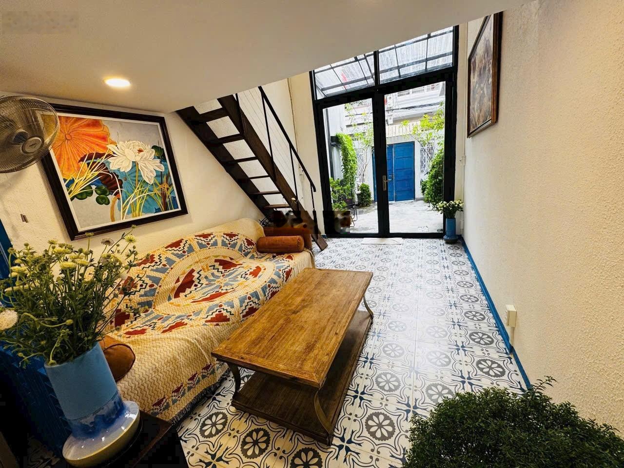 Nhà hẻm ô tô, sát mặt tiền Hồng Bàng, vị trí khá ok. Giá: 6,4 tỷ