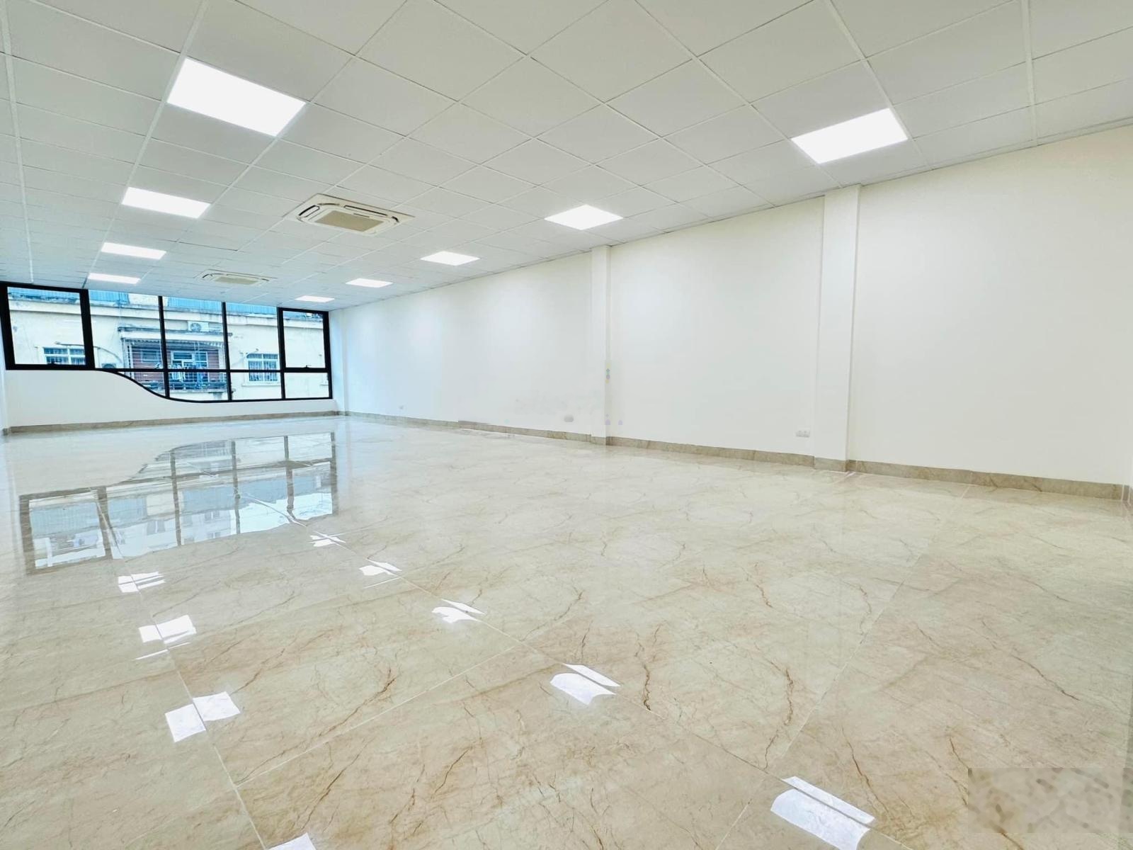 Chính chủ cần cho thuê gấp sàn văn phòng tại Mỹ Đình Lê Quang Đạo DT 120m2 giá chỉ 20tr/th vào ngay