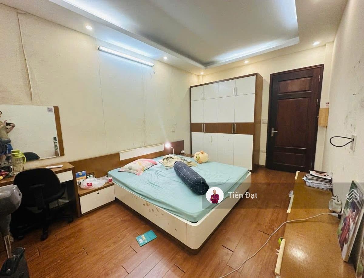 Bán nhà Giảng Võ La Thành, gara ô tô, nhà đẹp, full nội thất trước nhà ô tô tránh 3 thoáng rất hiếm