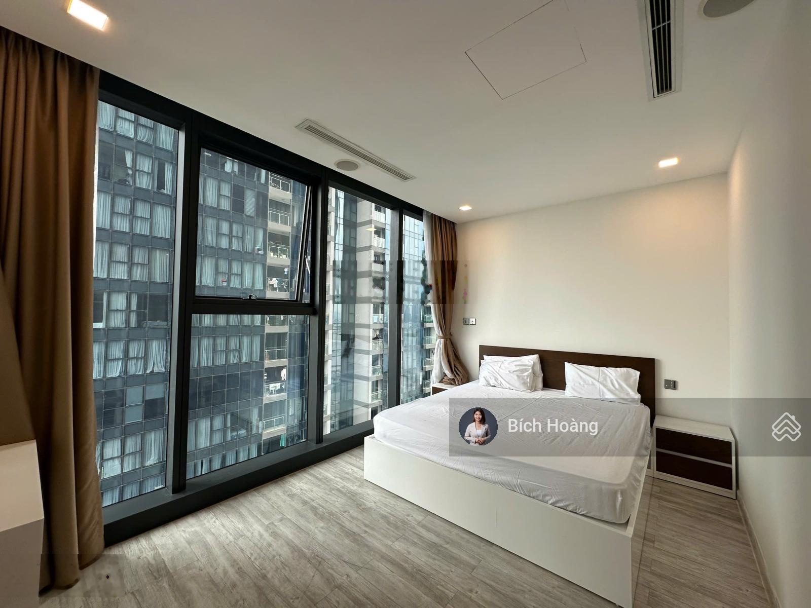 Độc quyền - Vinhomes Golden River Quận 1: Căn hộ 3PN cho thuê giá 40 triệu VND/th