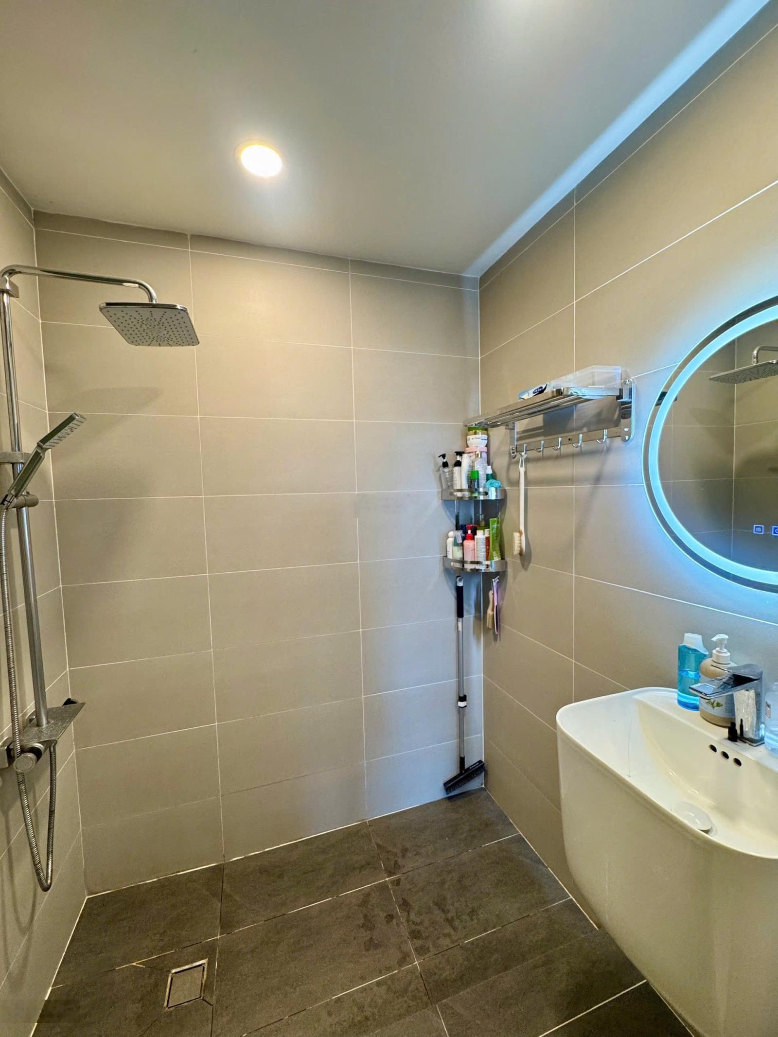 Cho thuê căn hộ Sky Garden, nhà đẹp, full nội thất, view thoáng, giá cực rẻ.Lh 0918785595 Em Hạnh.