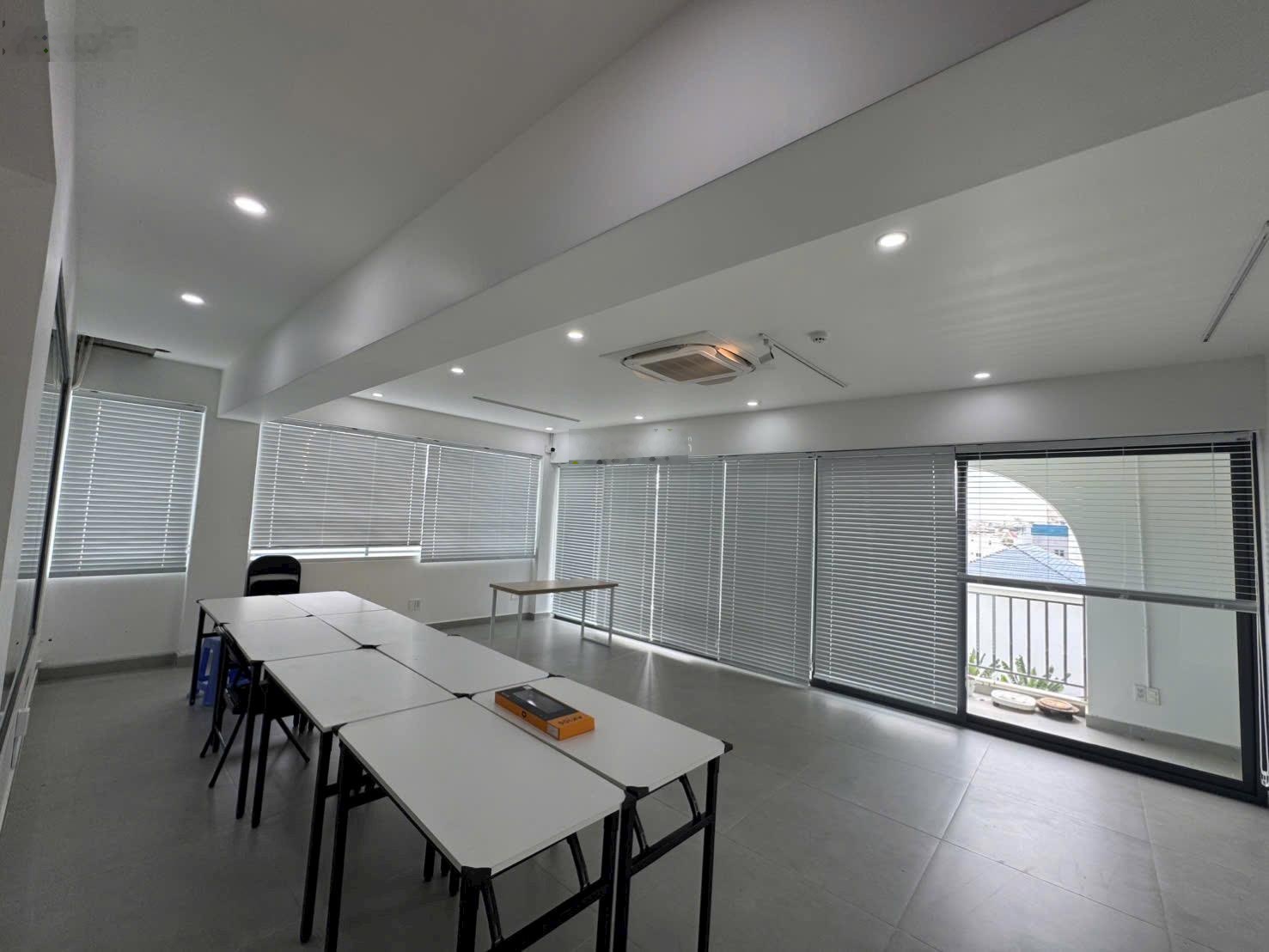 Cho thuê Văn phòng đường Trần Não ||DT: 280m2 ngăn sẵn phòng || KĐT An Phú An Khánh