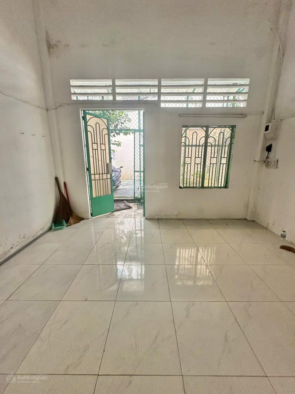 Giảm sâu 600tr! Nhà C4 cũ xây lại ngay Trường Chinh P.12 Tân Bình ngang lớn 4m3 55m2 HXH - 6.1 tỷ