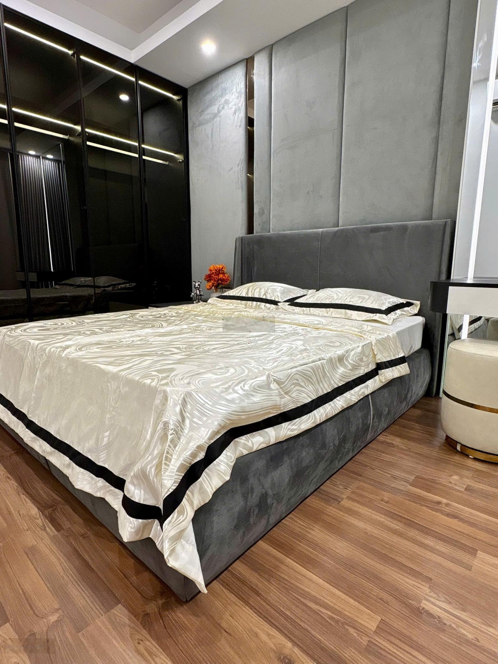 Bán căn 2 ngủ 70m2 - Full nội thất đẹp - Sổ đỏ. Giá chuẩn 6,5 tỷ