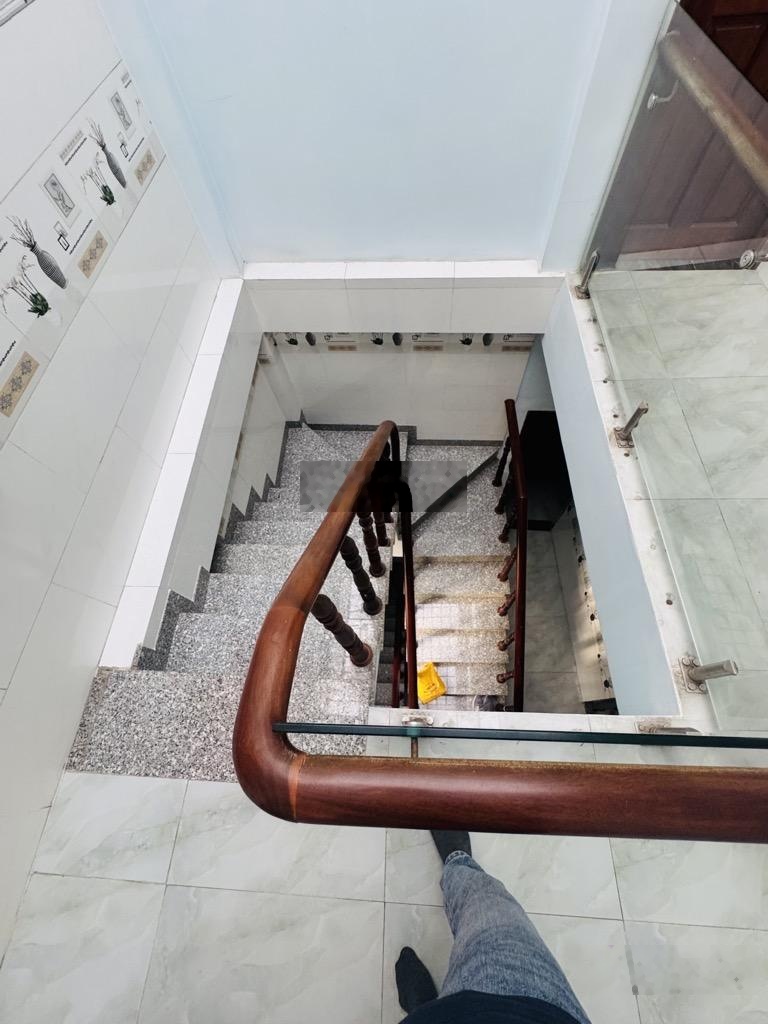 Bán nhà Vườn Lài - Tân Phú - hẻm xe hơi thông - 5x16m - 3 tầng BTCT