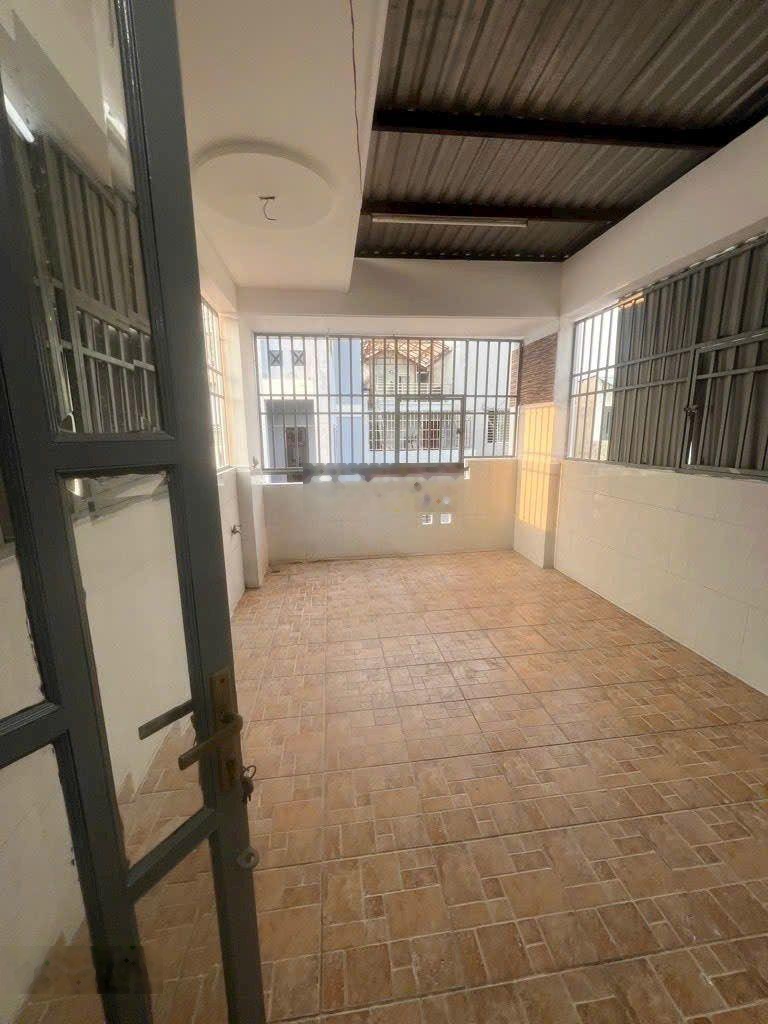 Bán nhà 4 tầng - Phạm Văn Chí - Quận 6 - 36m2 - Giá chỉ 6 tỷ hơn - Hẻm ô tô tới nhà