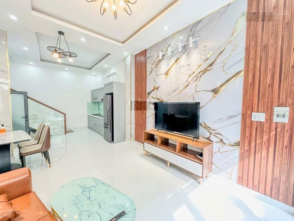 Bán gấp nhà Mặt Tiền khu Bảy Hiền, Trường Chinh - 37m2 (nở hậu 5m)x 3 tầng - tặng nội thất - 5T