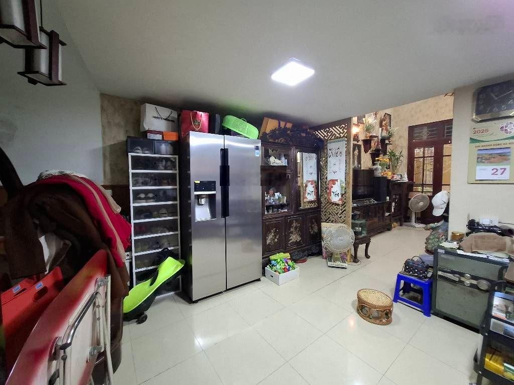 Nhà phố cự lộc - phân lô 45m2, mặt tiền 4.2m - ngõ thông - cạnh royal city - 3 bước ra ô tô tránh