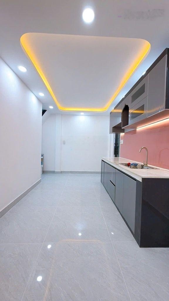 Hàng hiếm Đoàn Văn Bơ - hẻm ba gác thông - SD 53m2 nở hậu 8m - chỉ 3.7tỷ