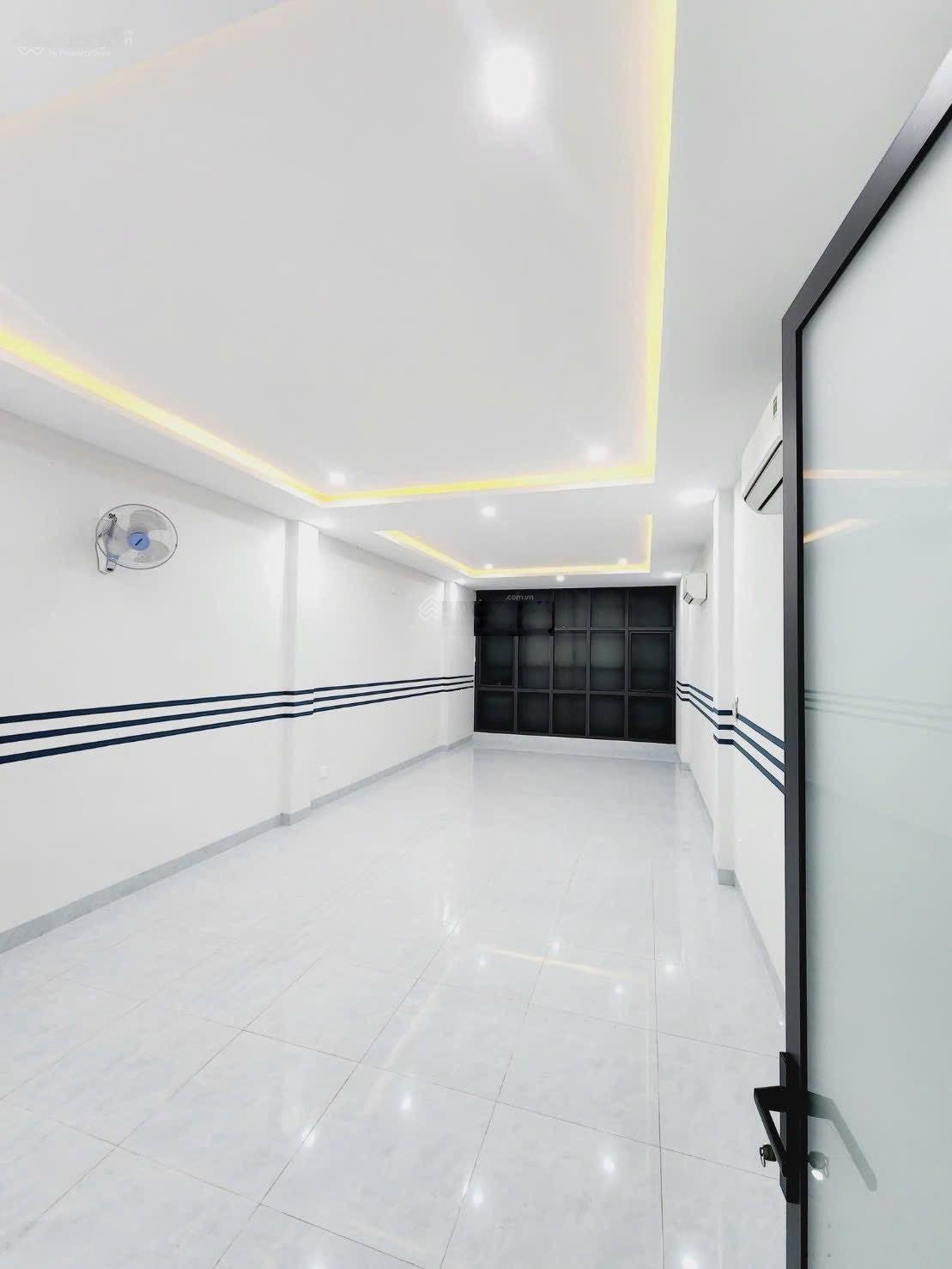 Cho thuê nhà mặt tiền Lê Đình Lý. 4 tầng. Trung tâm thành phố