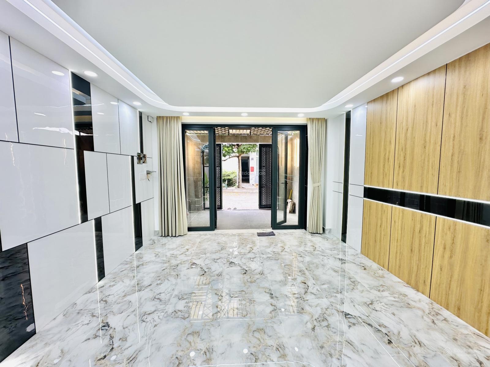 Nhà phố 4.5m x 17m 4.5 tầng hẻm 10m có vỉa hè đường Tân Chánh Hiệp 18 sát bên trường đại học GTVT