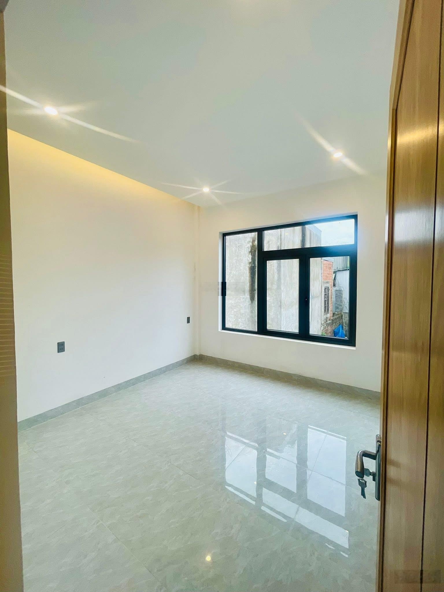 Nhà mới 2 tầng 3 phòng ngủ an cựu, ngự bình - gần chợ, trường học