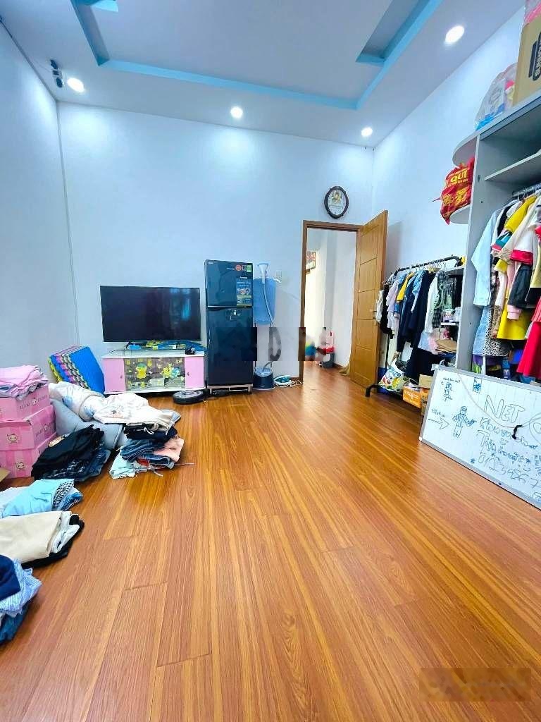 Tô hiệu -tân phú giáp quận 11 70m2 sát mặt tiền full nội thất nở hậu tốt chỉ 7tỷ nhẹ