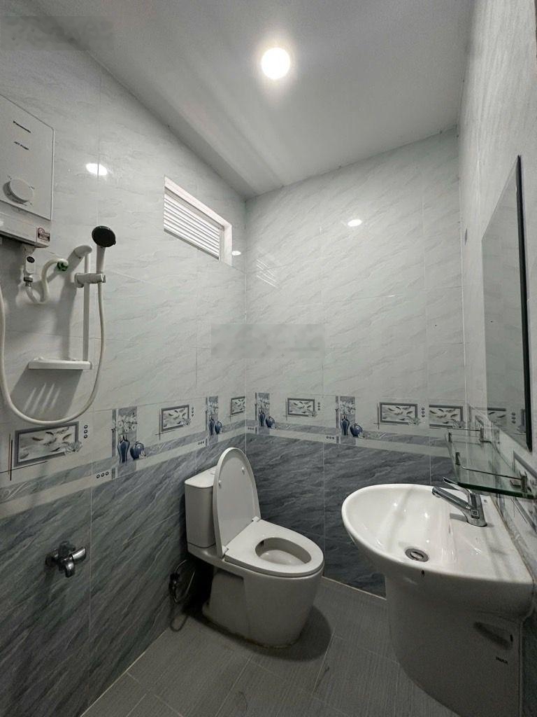 Lô góc 2 mặt tiền vào ở ngay - đường trãi nhựa 10m thông - 4 tầng- 60m2 - luỹ bán bích - tt tân phú