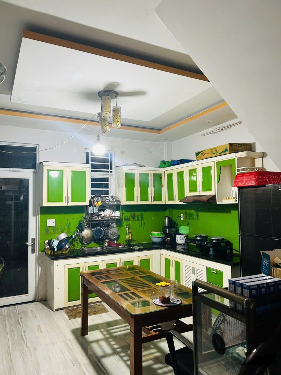 Cho thuê nhà mặt tiền nội bộ 4x16 đường Bùi Thanh Khiết, 3 lầu