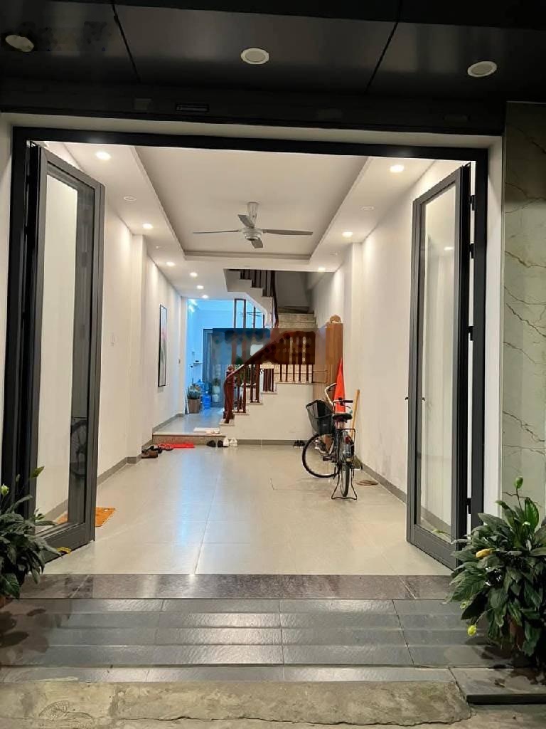 Nhà đẹp - bồ đề - long biên - 55m - 5 tầng - mặt tiền 3,5 m - 13,6 tỷ