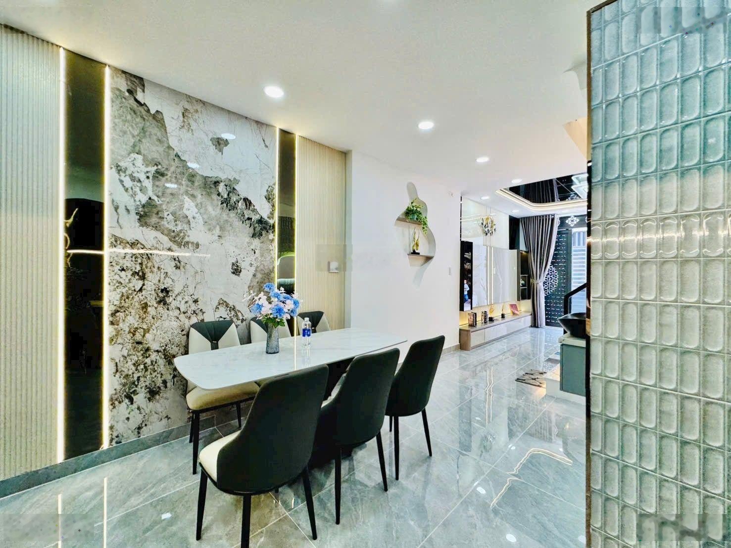 Bán nhà mới full nội thất Phan Huy Ích Gò Vấp.39m2 2 lầu 3PN, st. Chỉ 5.97 tỷ