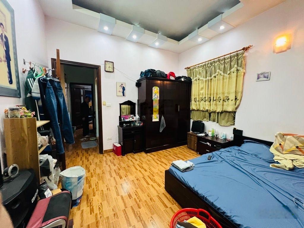 Bán nhà Nguyễn Khang, Cầu Giấy, 30m ô tô, đi bộ ra phố, dân xây 50m2 4T mt4m chỉ 11.3 tỷ