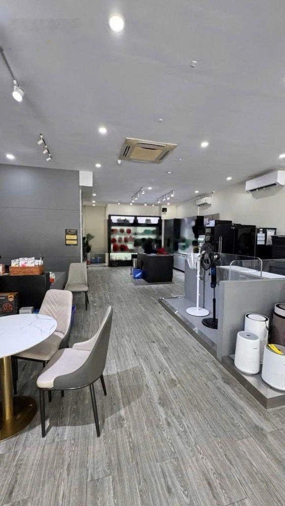 Mặt phố Lạc Long Quân Tây Hồ, kinh doanh, đầu tư, thương hiệu cá nhân