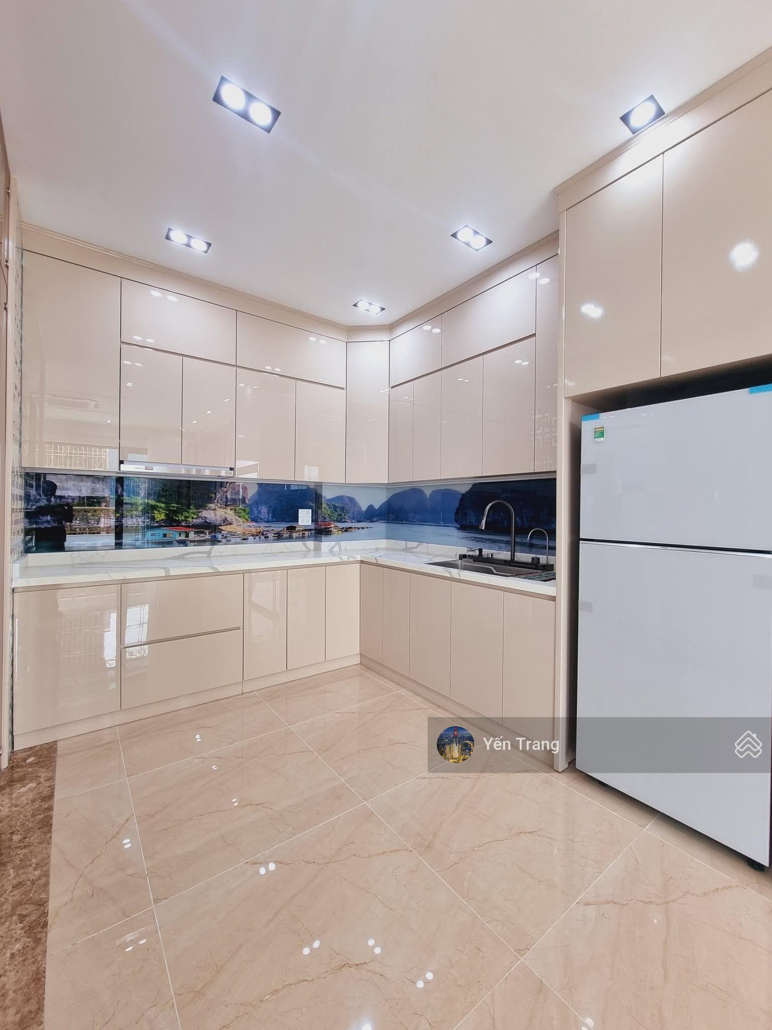 Bán nhà Trích Sài Tây Hồ, 3 ô tô tránh, kd, gần hồ, 75m2x5T, 30.8 tỷ.