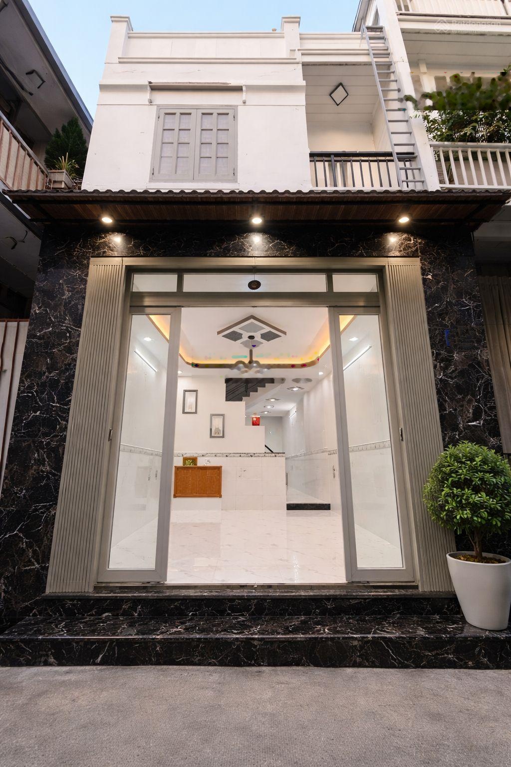 Nhà đẹp đón tết sát cv đam sen ng ngang 4,2 dài 12 no hậu 5 với 3pn