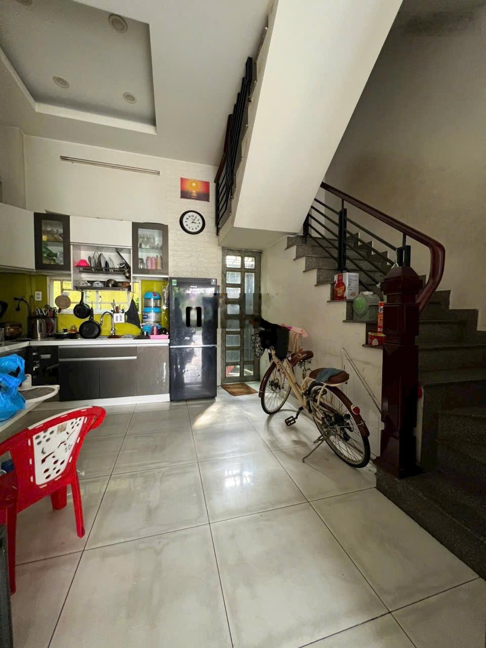 Bán nhà mặt tiền 995 Hồng Bàng, Quận 6 (nở hậu 5x12m) - 5 tầng - giá 8.6 tỷ