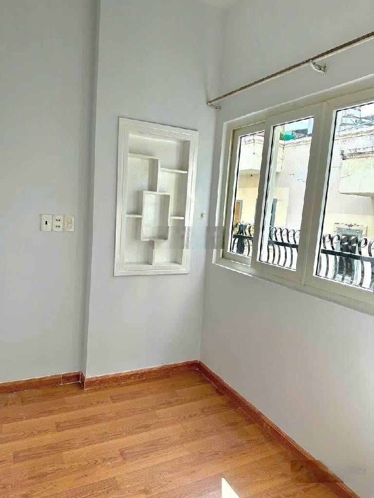 Hxh thông-nhà mới đón tết-dt 32m- 3 tầng- thích quảng đức-phú nhuận