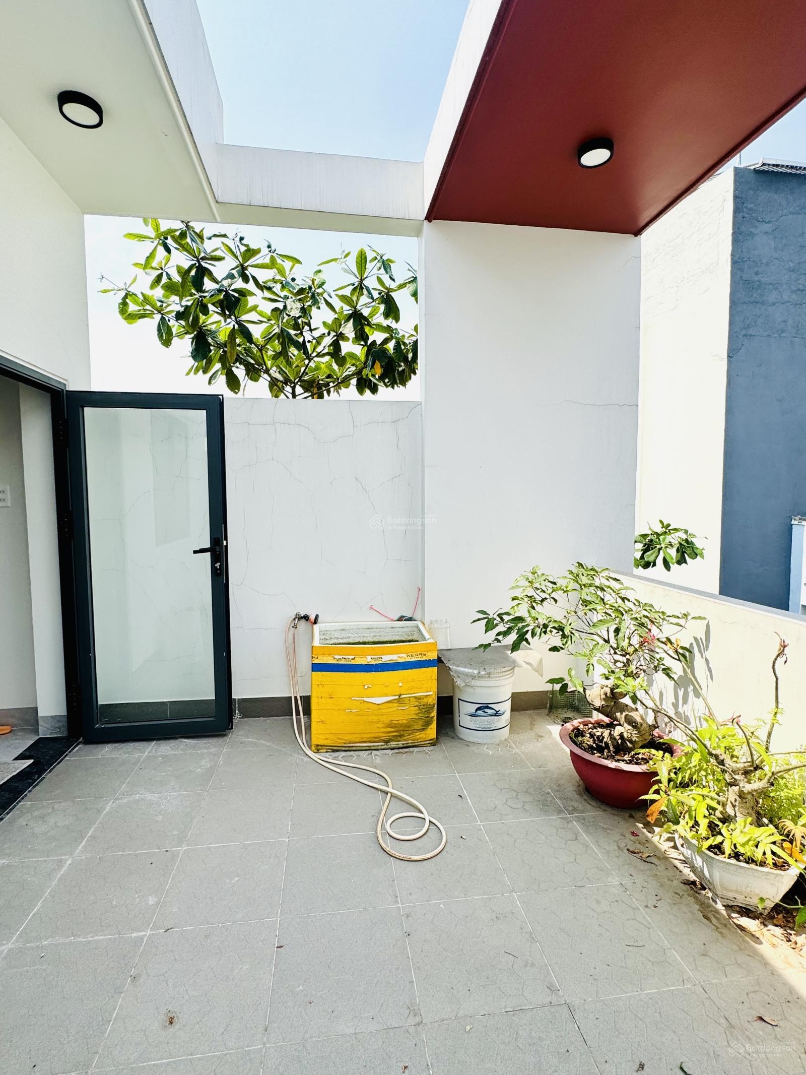 Hiếm nhà phố 60m2, 3 tầng, kdc phân lô đồng bộ, đường ô tô, hoàn công, gần chợ đầu mối nông sản tđ