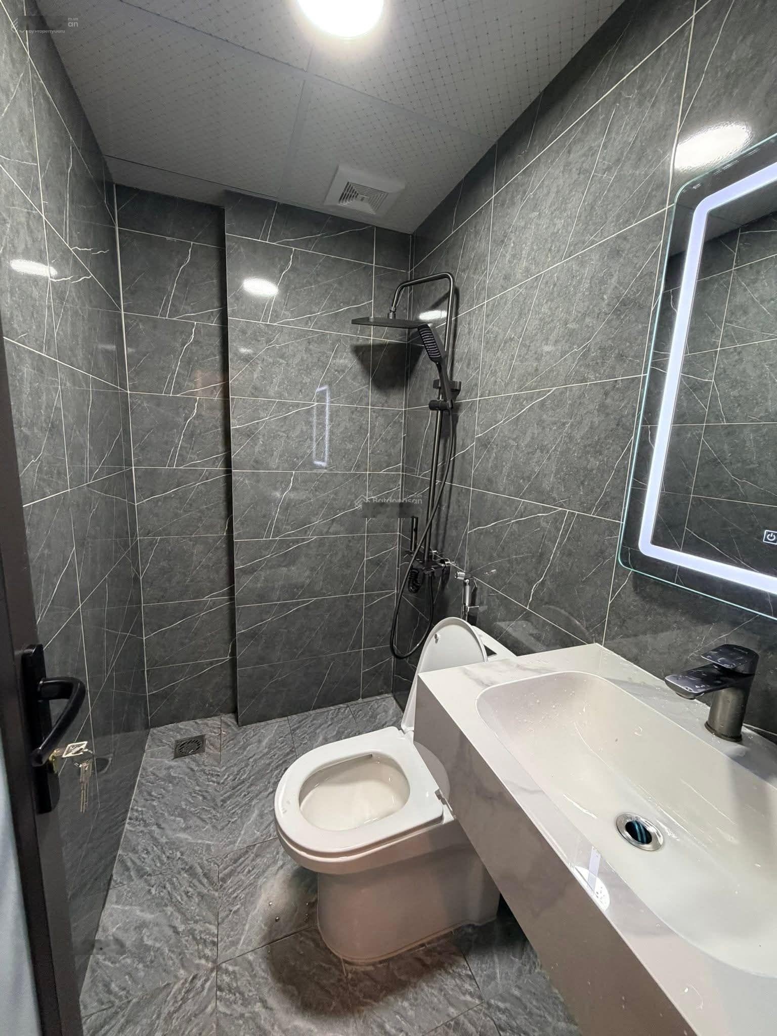 Nhà nằm ở vị trí trung tâm quận Đống Đa - ngõ nông thông tứ tung - gần hồ Linh Quang - nhà mới đẹp