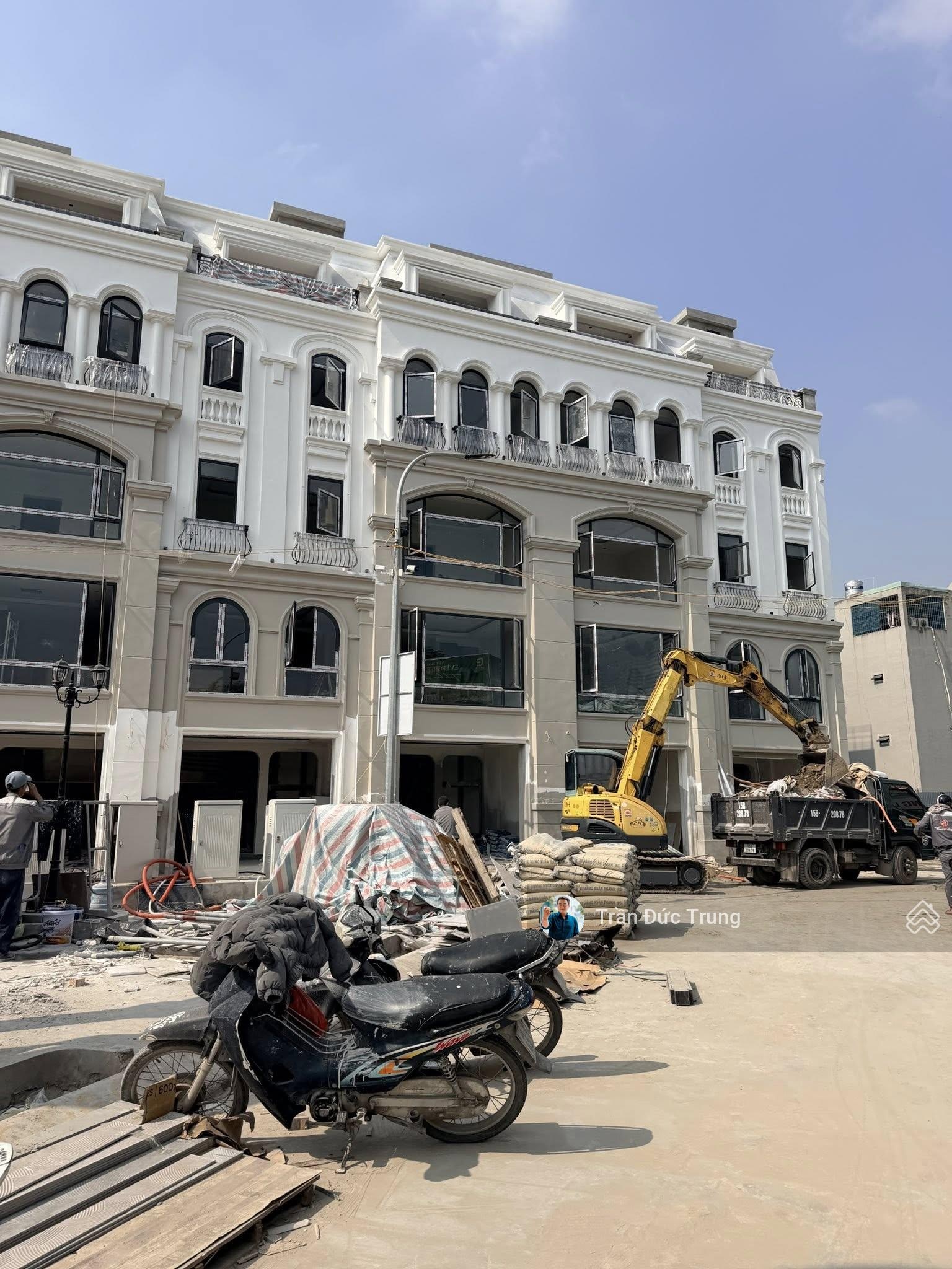 Nhà xây mới 50m2 x5 tầng có thang máy khu Văn Cao - Đằng Lâm